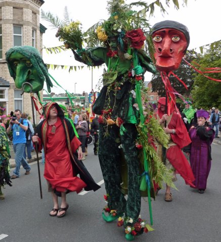 thegreenmanandthepriorreachpiltonstreetinthefestivalparade.jpg